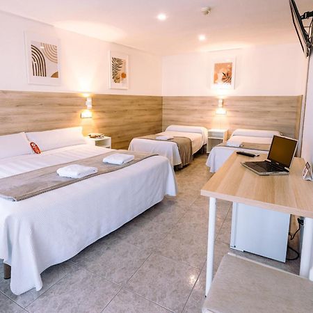 Hostal Gran Via Пинто Экстерьер фото